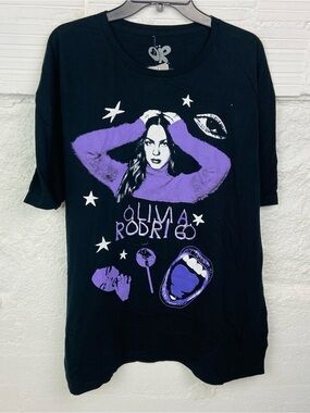 NWT Olivia Rodrigo Black Short Sleeve Graphic Tee with Purple Print size 2X
